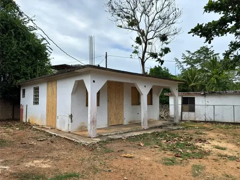 37 Pavo Real Vega Baja PR 00693