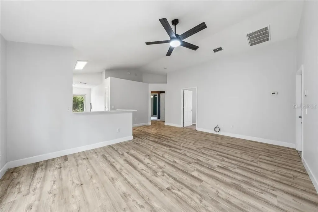 5863 Meadowpark Place Lithia FL 33547