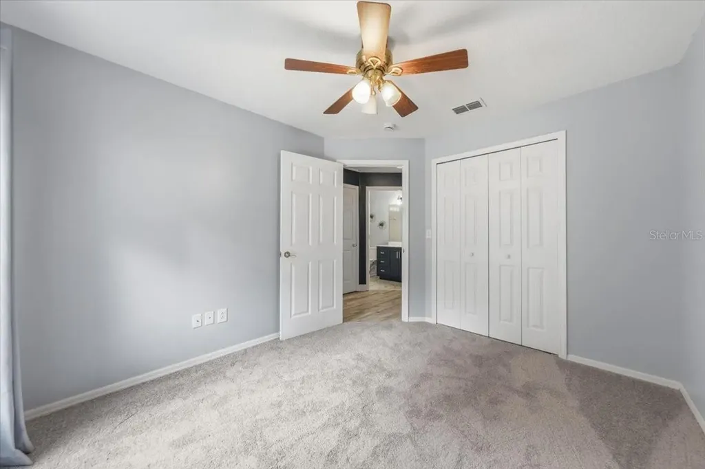 5863 Meadowpark Place Lithia FL 33547
