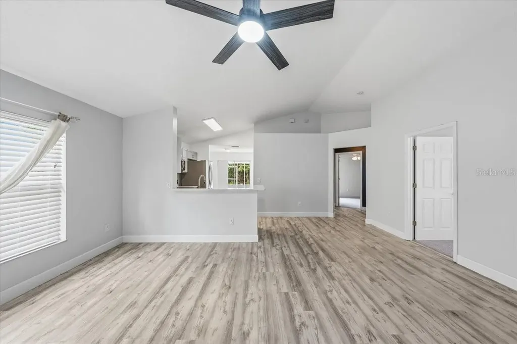 5863 Meadowpark Place Lithia FL 33547