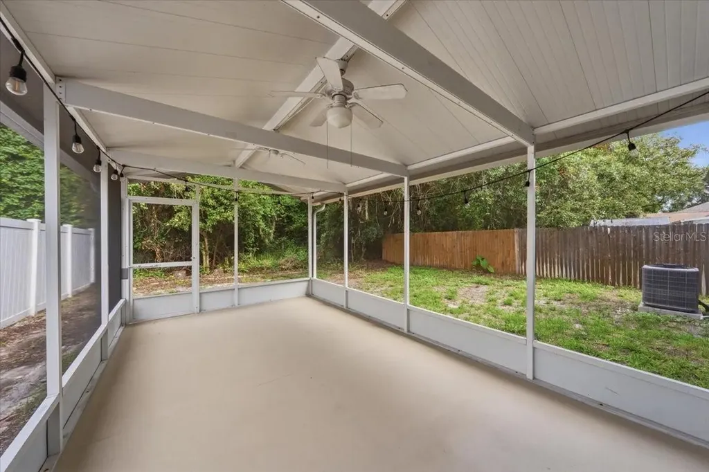 5863 Meadowpark Place Lithia FL 33547
