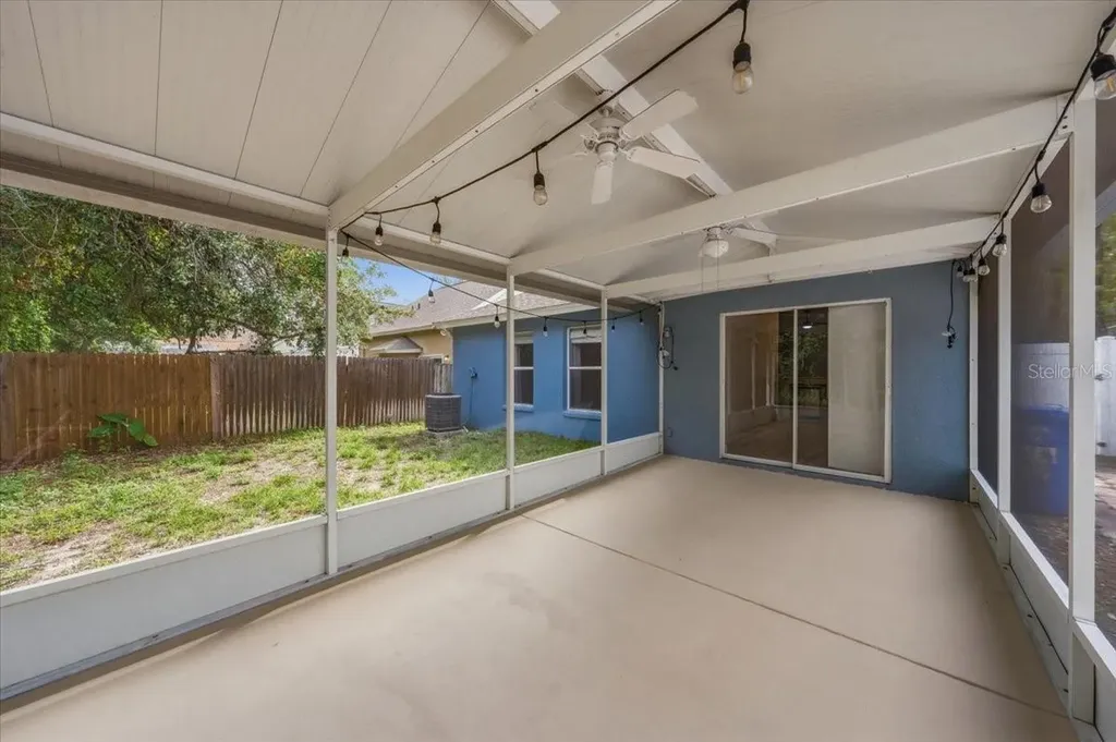 5863 Meadowpark Place Lithia FL 33547