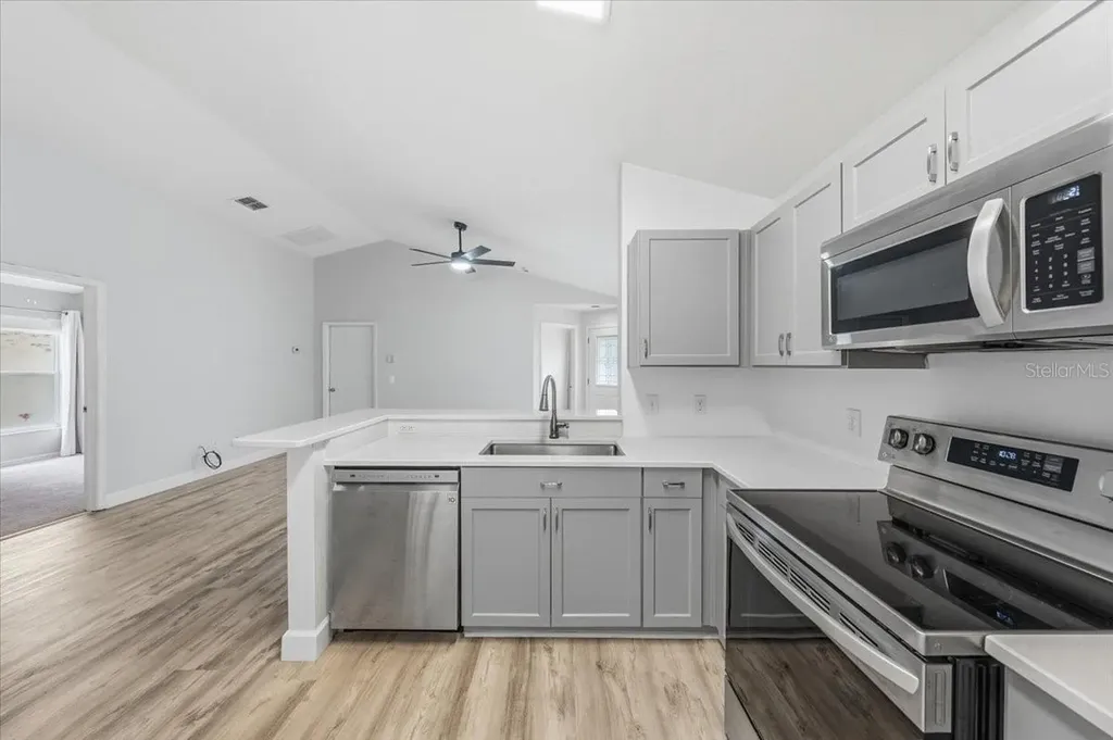 5863 Meadowpark Place Lithia FL 33547