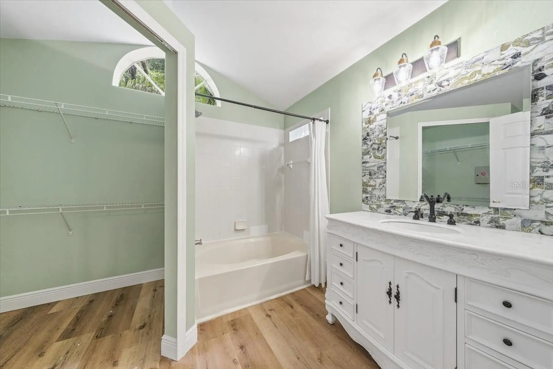 5863 Meadowpark Place Lithia FL 33547