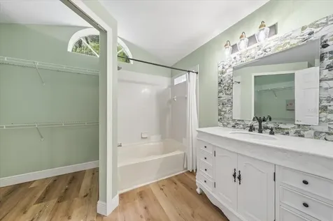 5863 Meadowpark Place Lithia FL 33547