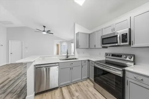 5863 Meadowpark Place Lithia FL 33547