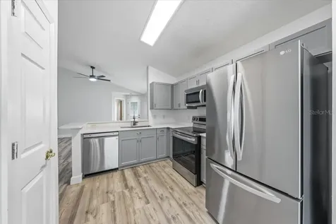 5863 Meadowpark Place Lithia FL 33547