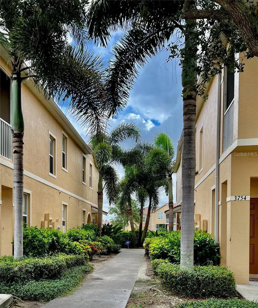 3762 Parkridge Circle Sarasota FL 34243