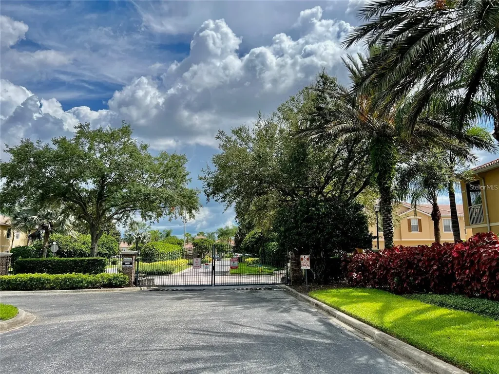 3762 Parkridge Circle Sarasota FL 34243