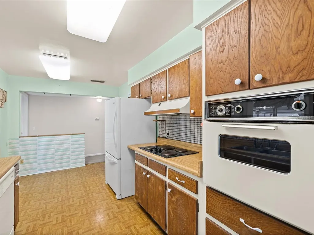 1754 Great Brikhill Road Clearwater FL 33755