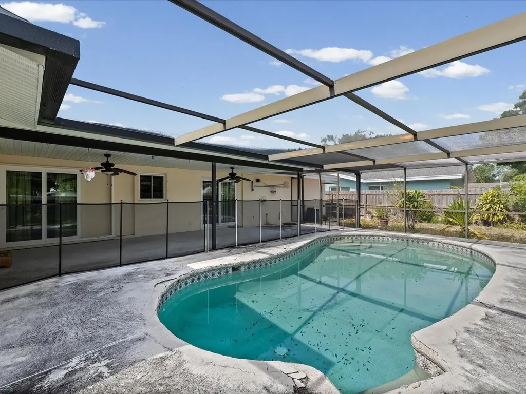 1754 Great Brikhill Road Clearwater FL 33755