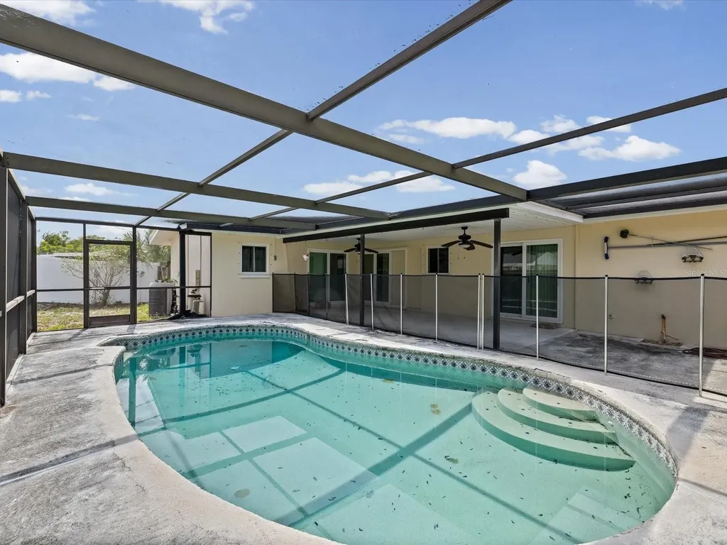 1754 Great Brikhill Road Clearwater FL 33755