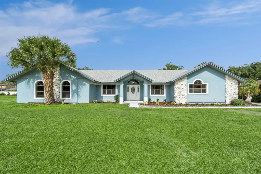 2827 Shadow Wood Court Kissimmee FL 34746