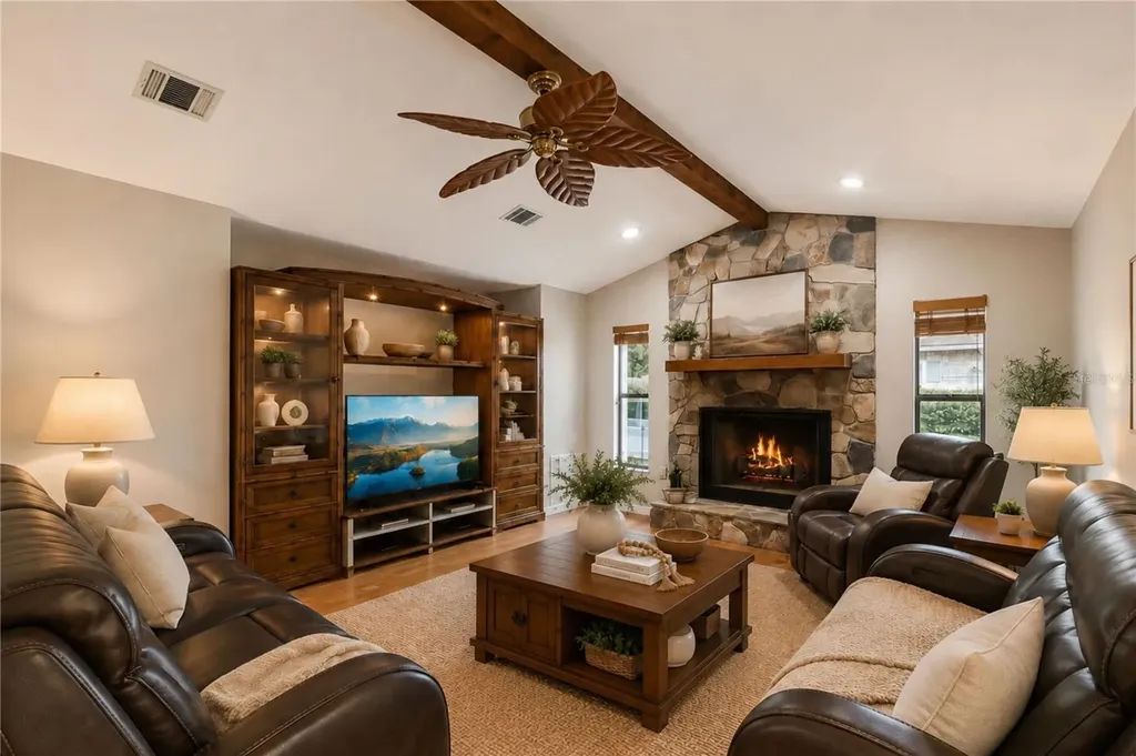2827 Shadow Wood Court Kissimmee FL 34746