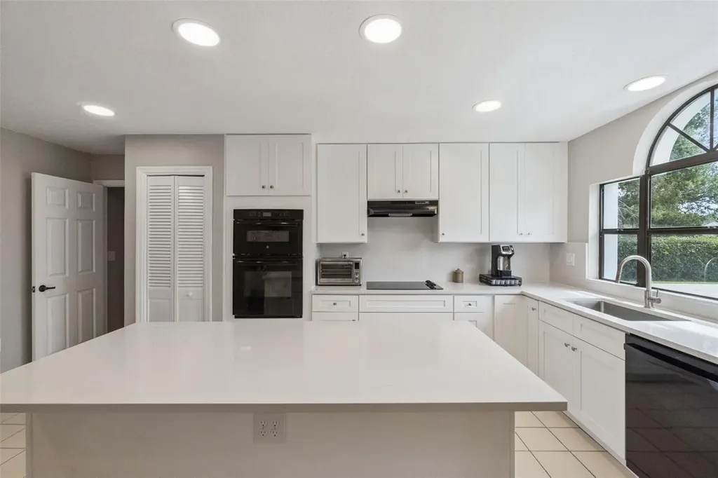 2827 Shadow Wood Court Kissimmee FL 34746