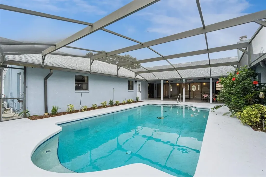 2827 Shadow Wood Court Kissimmee FL 34746