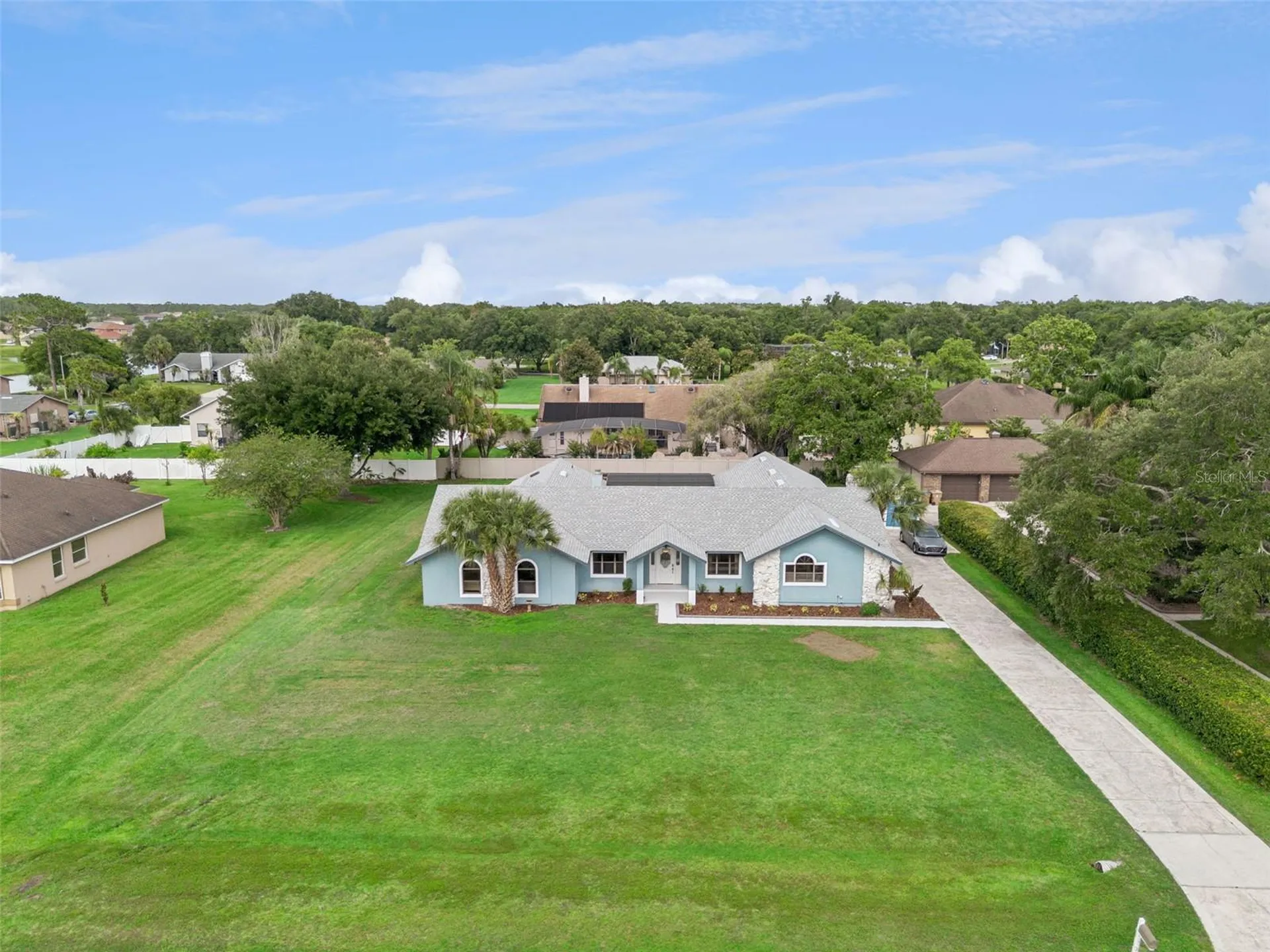 2827 Shadow Wood Court Kissimmee FL 34746