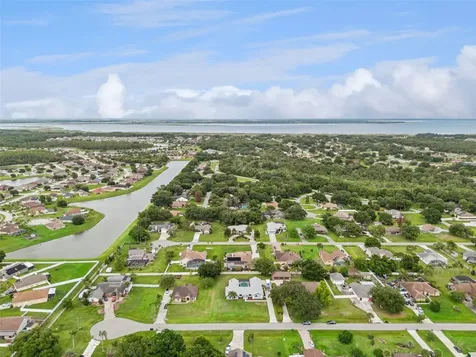 2827 Shadow Wood Court Kissimmee FL 34746