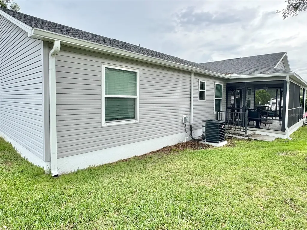 810 Roseapple Avenue Lady Lake FL 32159