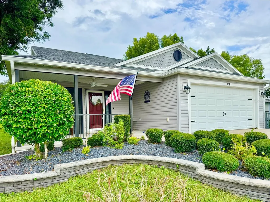 810 Roseapple Avenue Lady Lake FL 32159