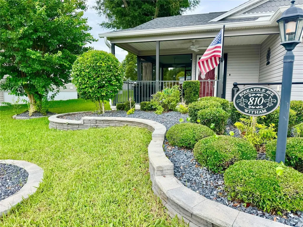 810 Roseapple Avenue Lady Lake FL 32159