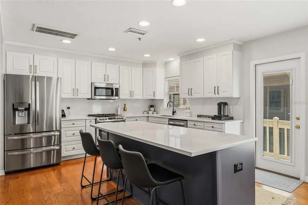 2403 W Palm Drive Tampa FL 33629