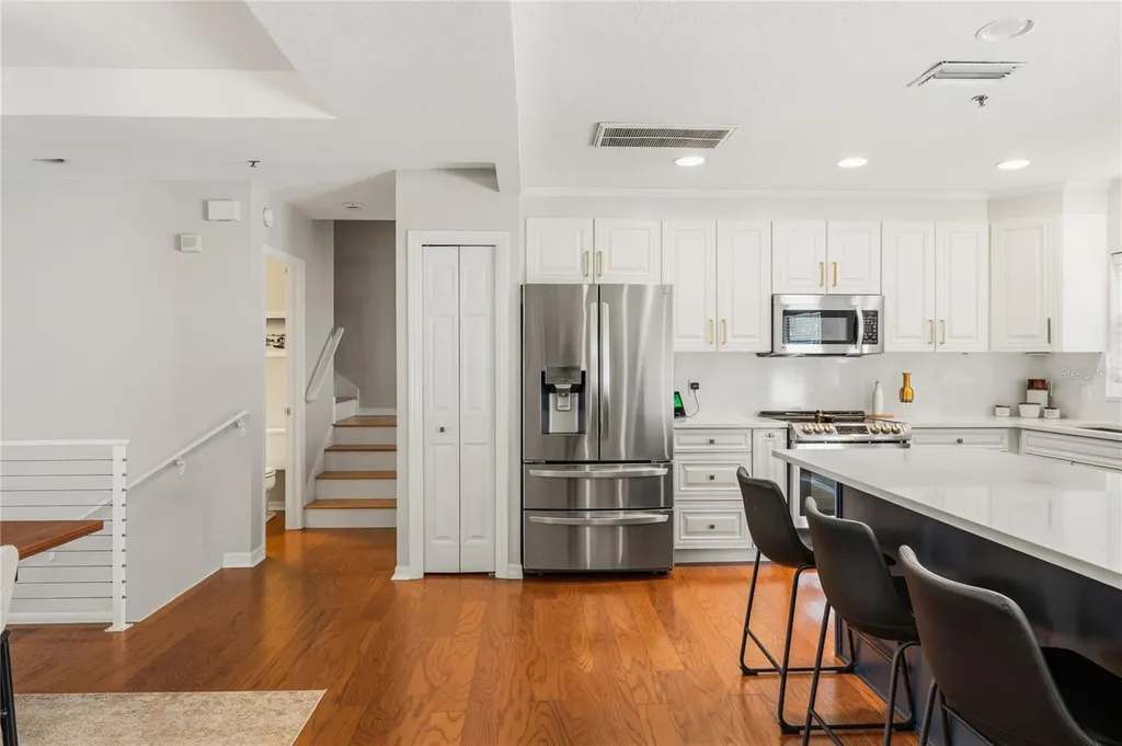 2403 W Palm Drive Tampa FL 33629