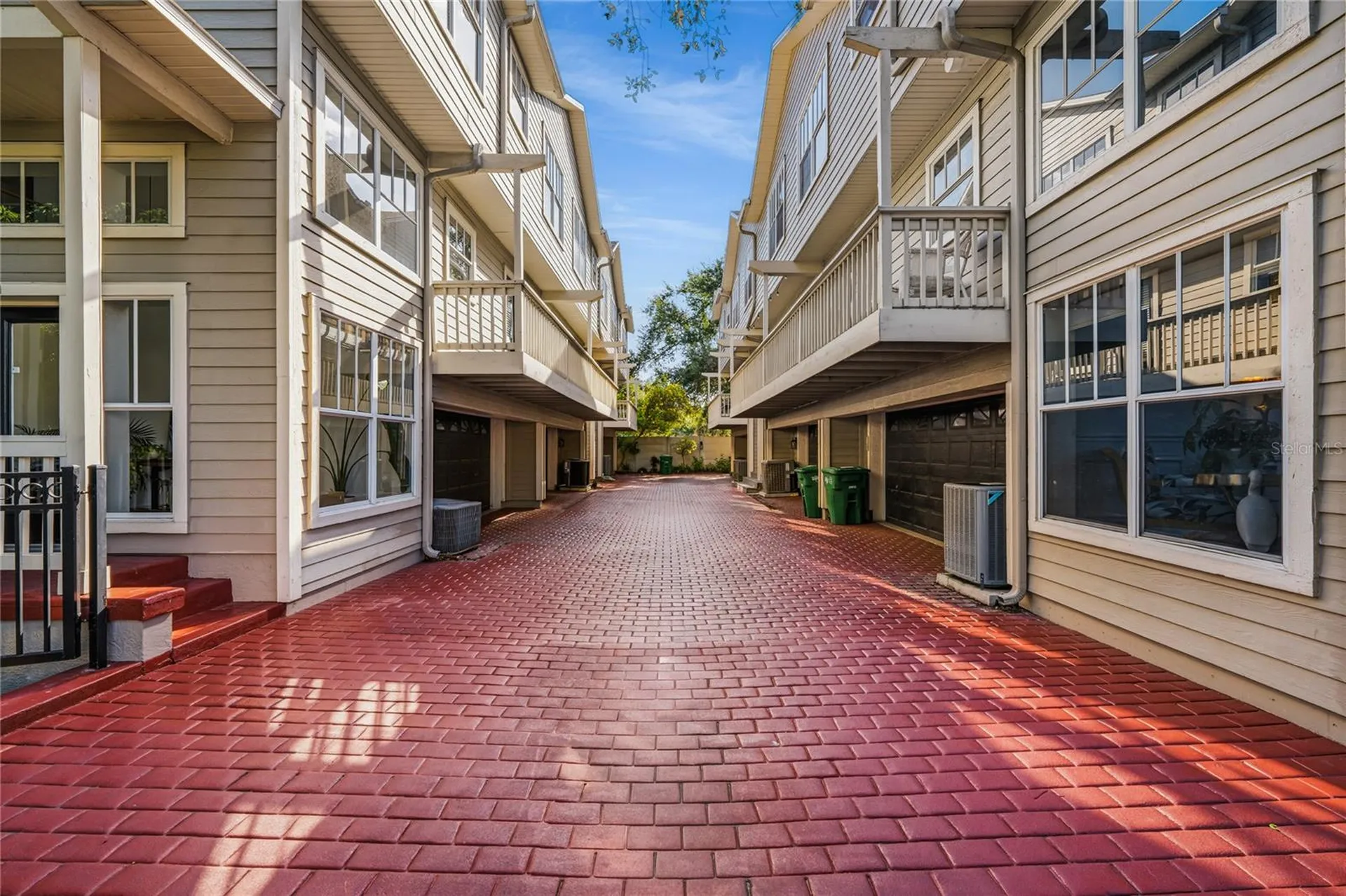 2403 W Palm Drive Tampa FL 33629