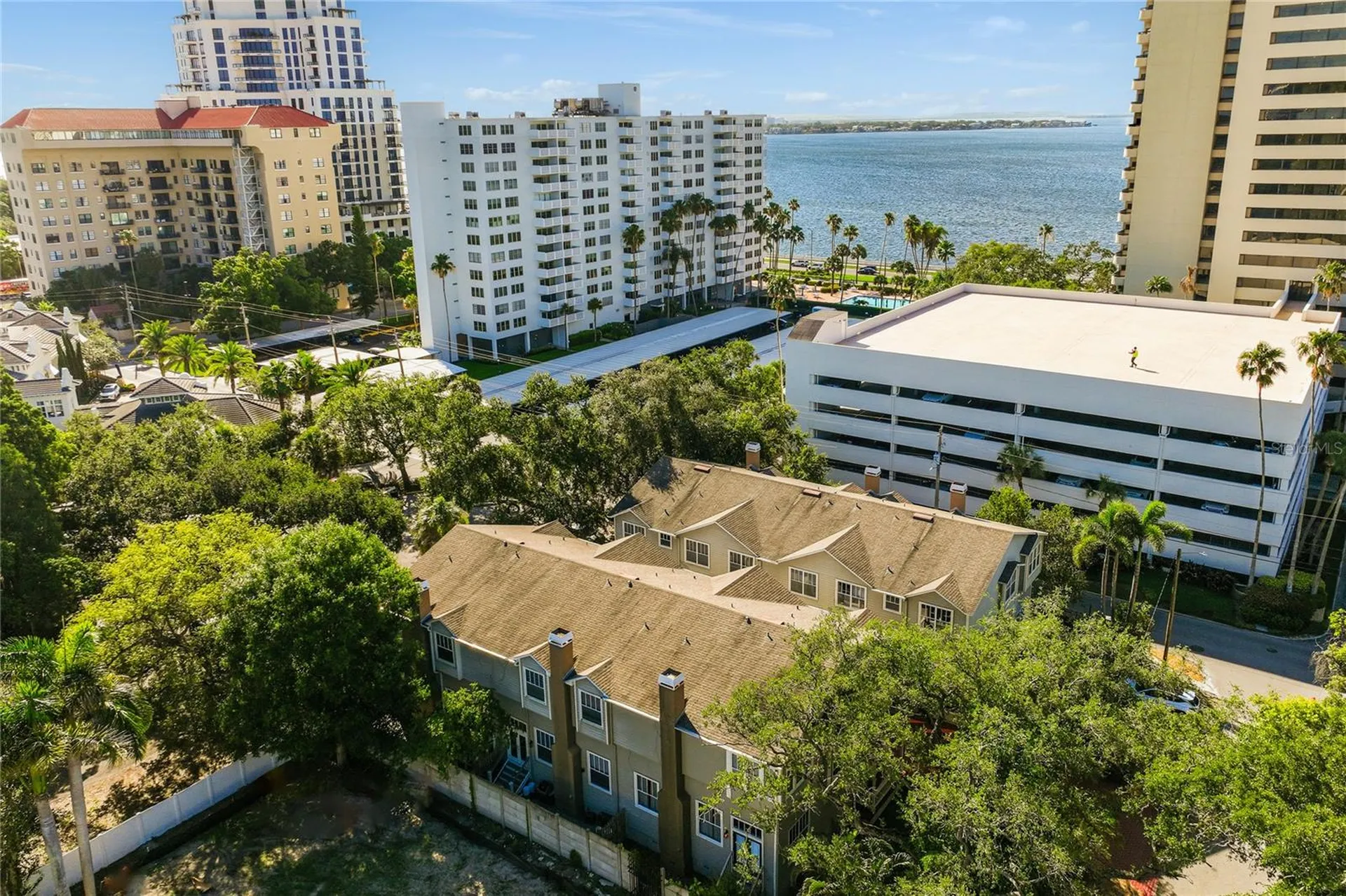2403 W Palm Drive Tampa FL 33629