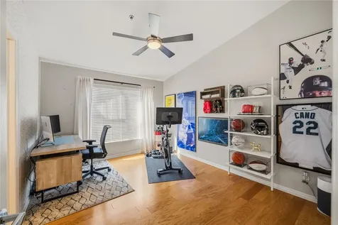 2403 W Palm Drive Tampa FL 33629