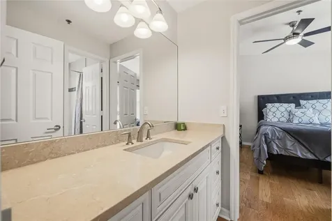 2403 W Palm Drive Tampa FL 33629