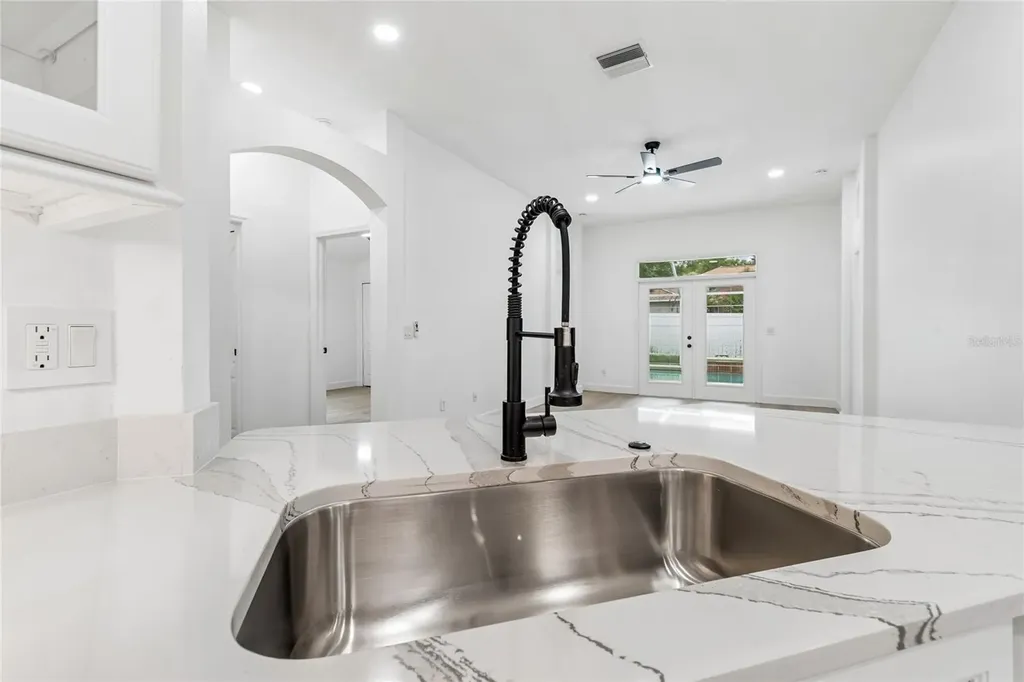 3041 Beaver Pond Trail Valrico FL 33596