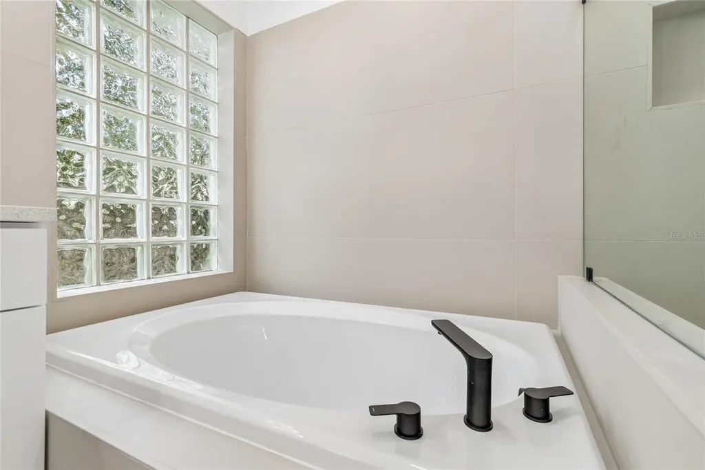 3041 Beaver Pond Trail Valrico FL 33596