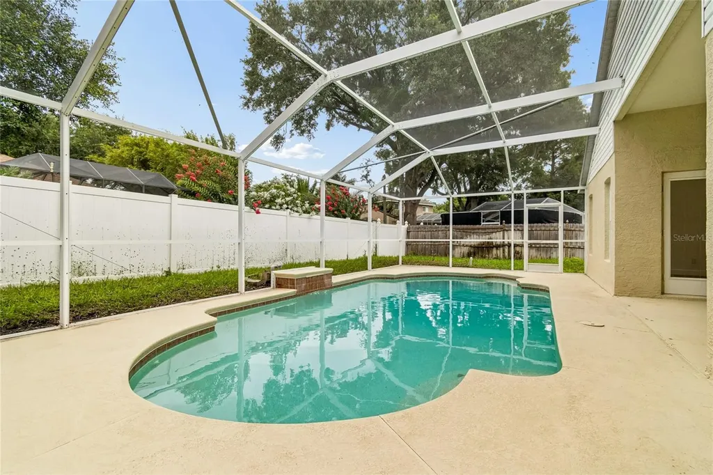 3041 Beaver Pond Trail Valrico FL 33596