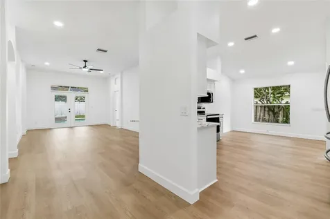 3041 Beaver Pond Trail Valrico FL 33596
