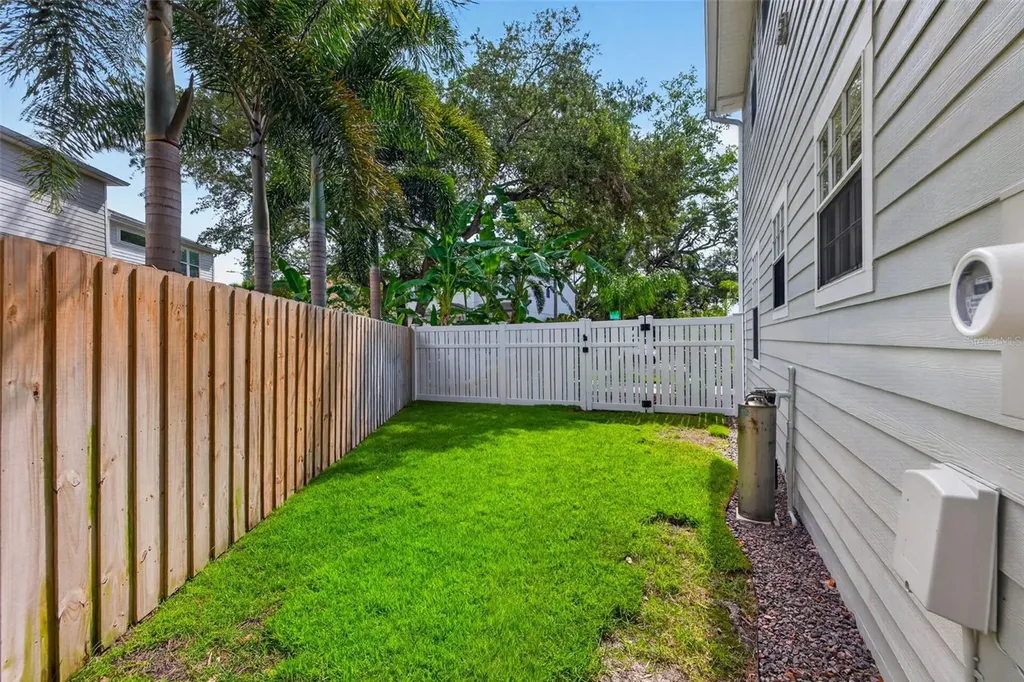 6007 S Russell Street Tampa FL 33611