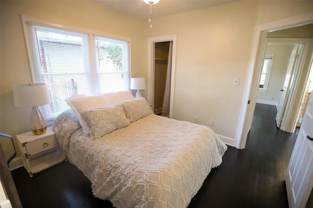 2521 4th Street S St Petersburg FL 33705