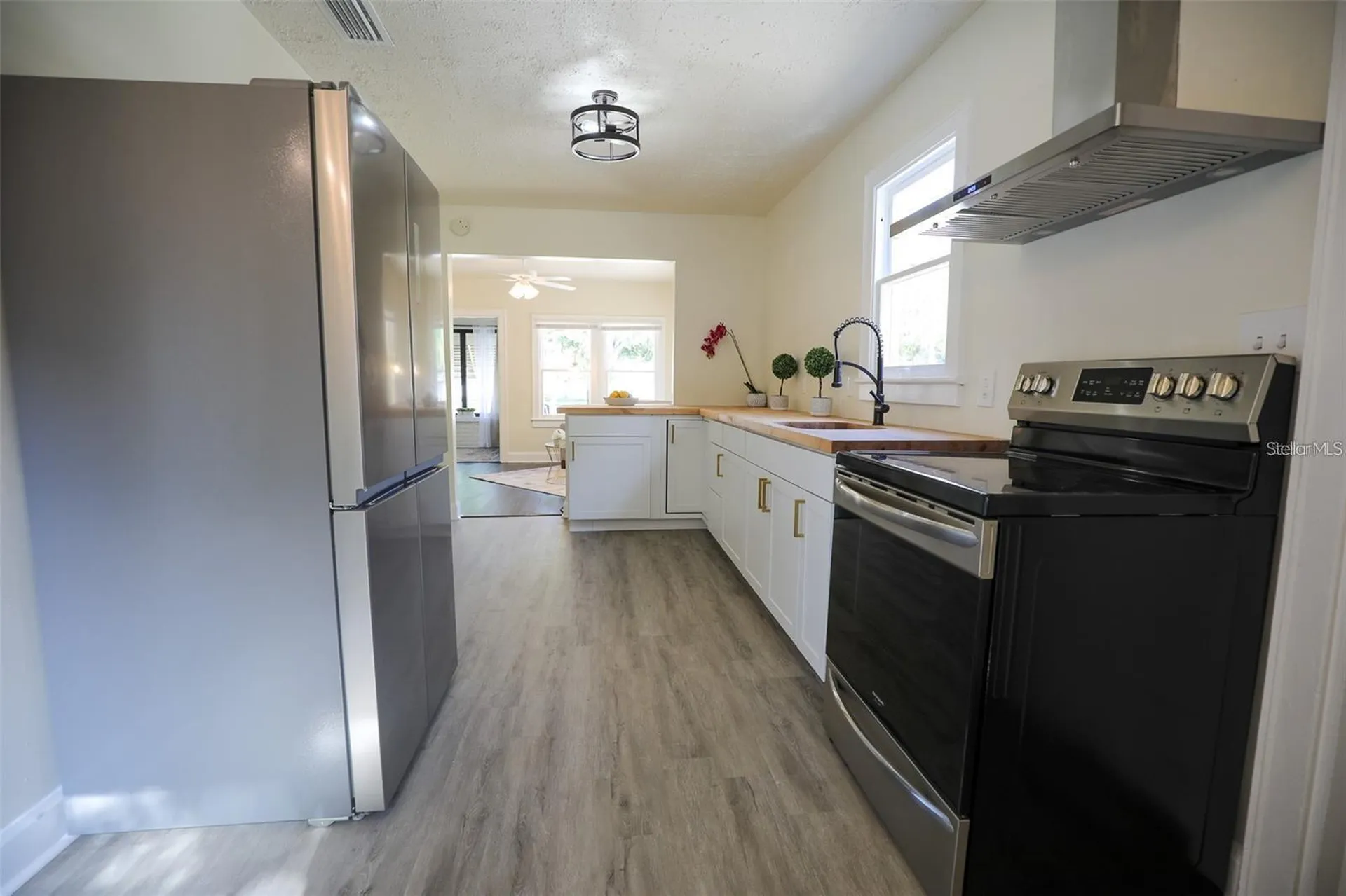 2521 4th Street S St Petersburg FL 33705