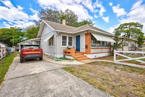 2521 4th Street S St Petersburg FL 33705