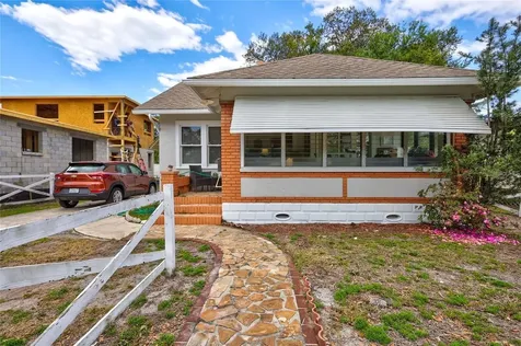 2521 4th Street S St Petersburg FL 33705