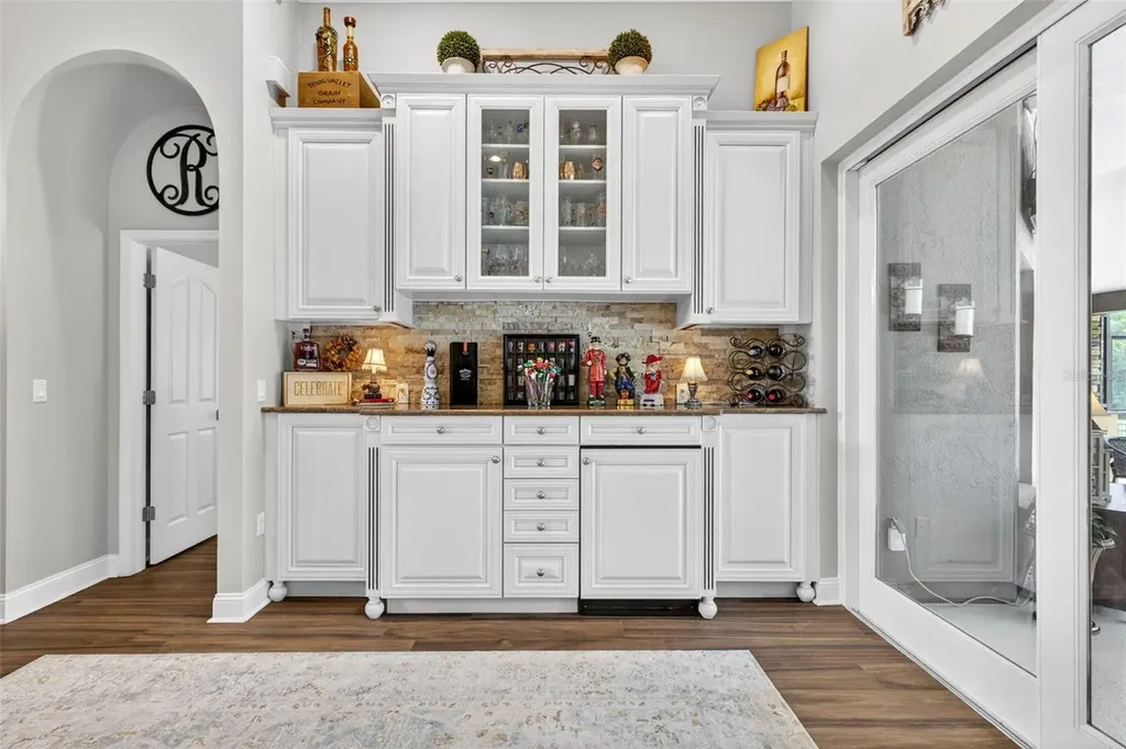 3904 S Nine Drive Valrico FL 33596