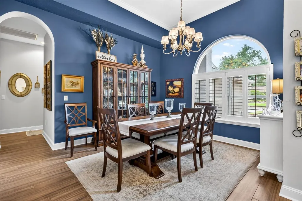 3904 S Nine Drive Valrico FL 33596