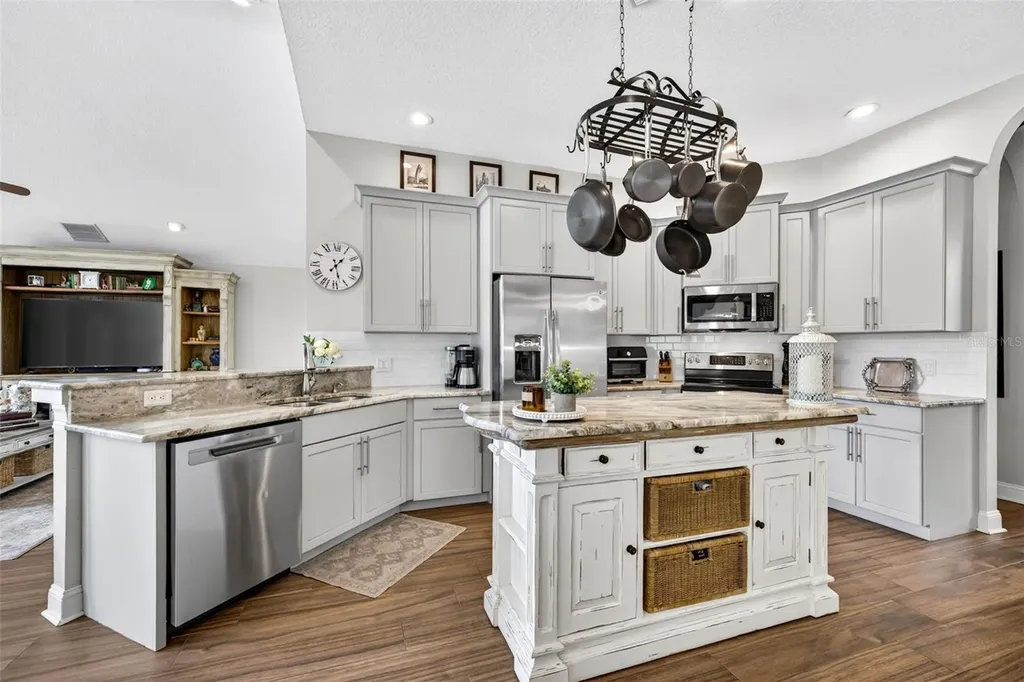 3904 S Nine Drive Valrico FL 33596