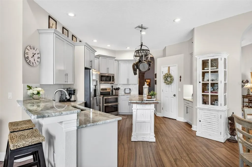 3904 S Nine Drive Valrico FL 33596