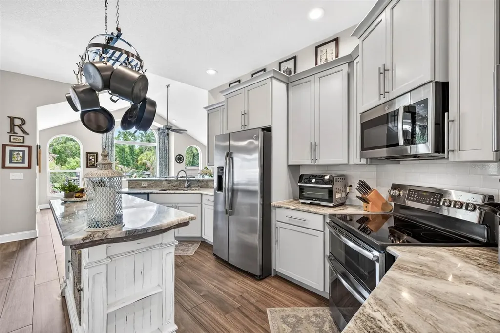 3904 S Nine Drive Valrico FL 33596