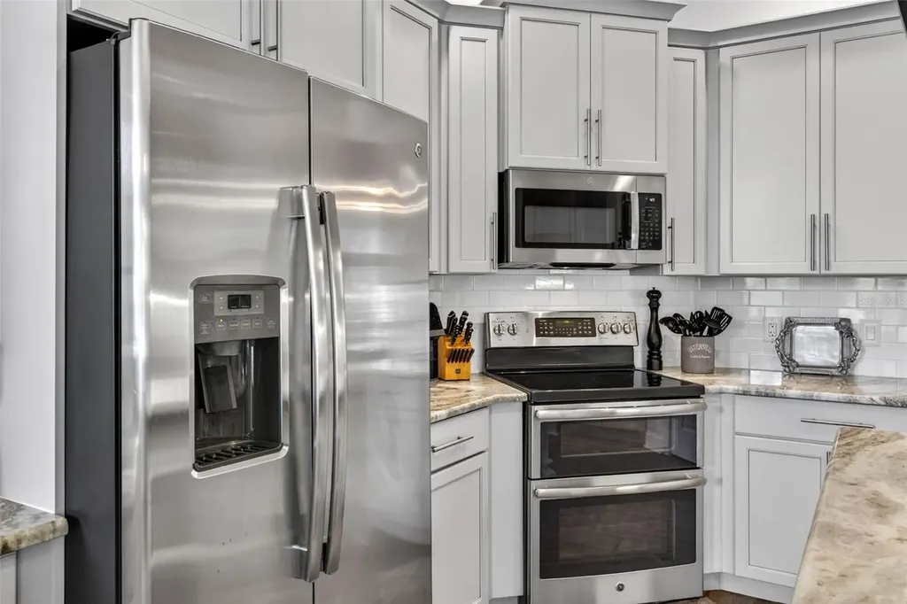 3904 S Nine Drive Valrico FL 33596