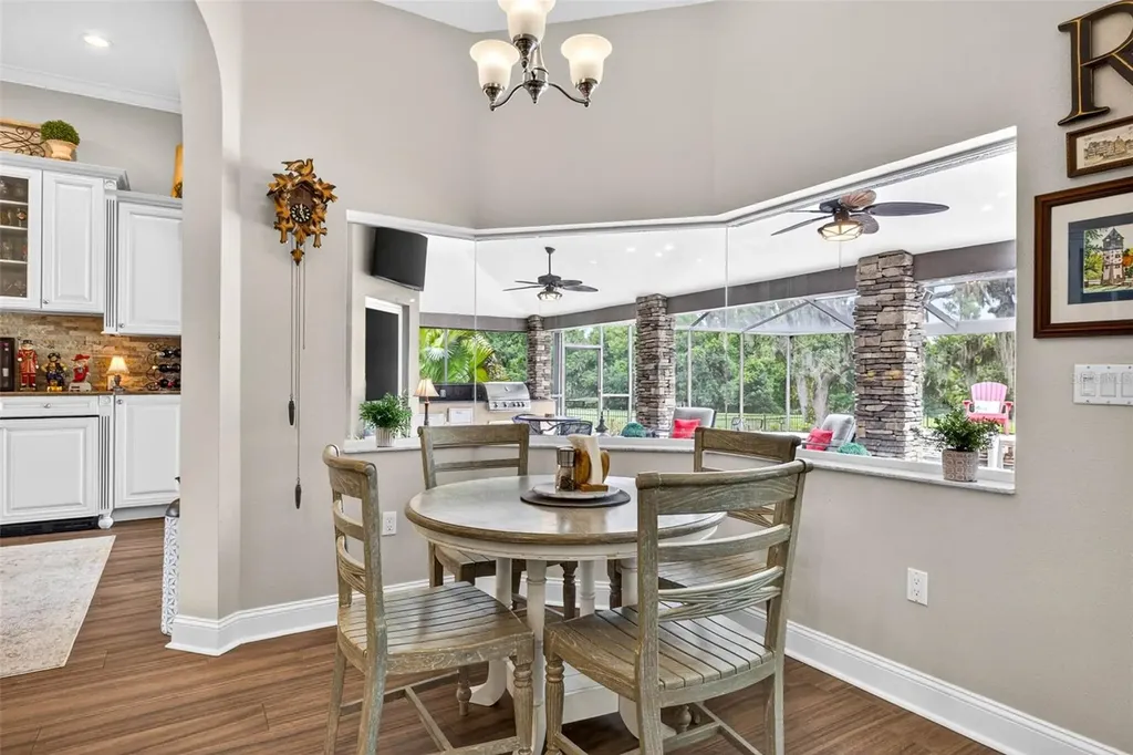 3904 S Nine Drive Valrico FL 33596