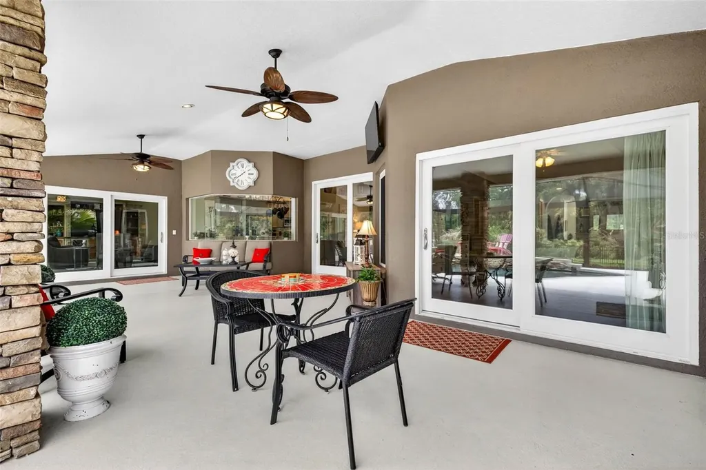3904 S Nine Drive Valrico FL 33596