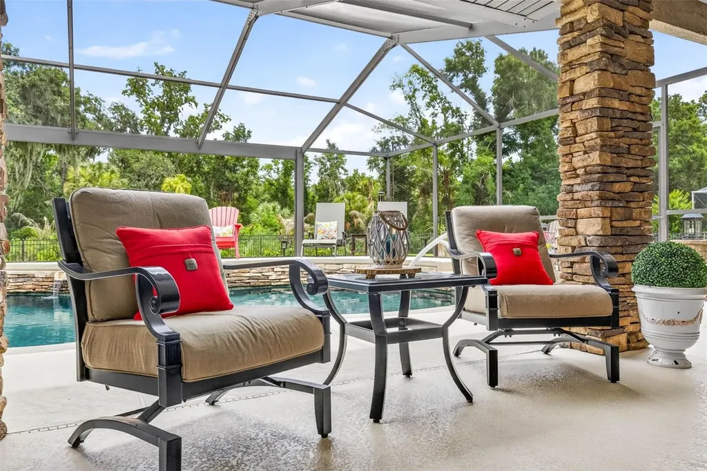 3904 S Nine Drive Valrico FL 33596