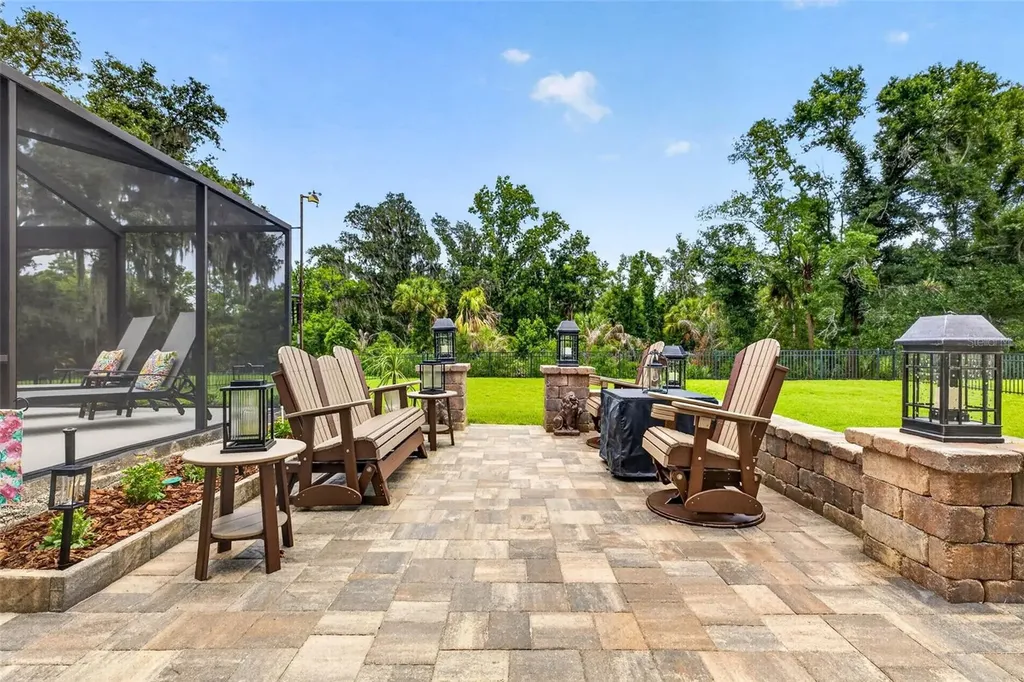 3904 S Nine Drive Valrico FL 33596